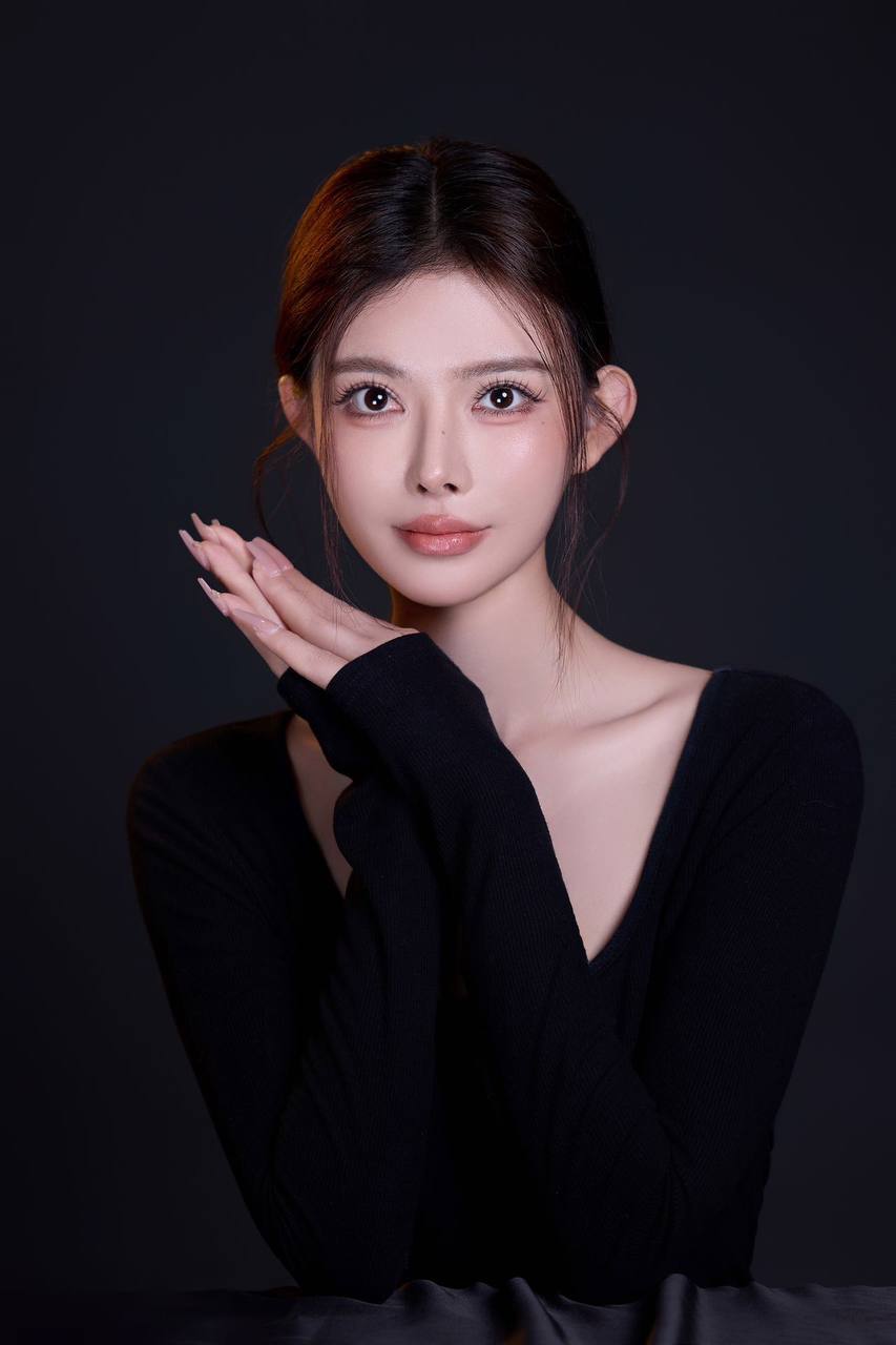 广州外围 圈外女友兼职 03年童颜巨乳 乖巧可爱款