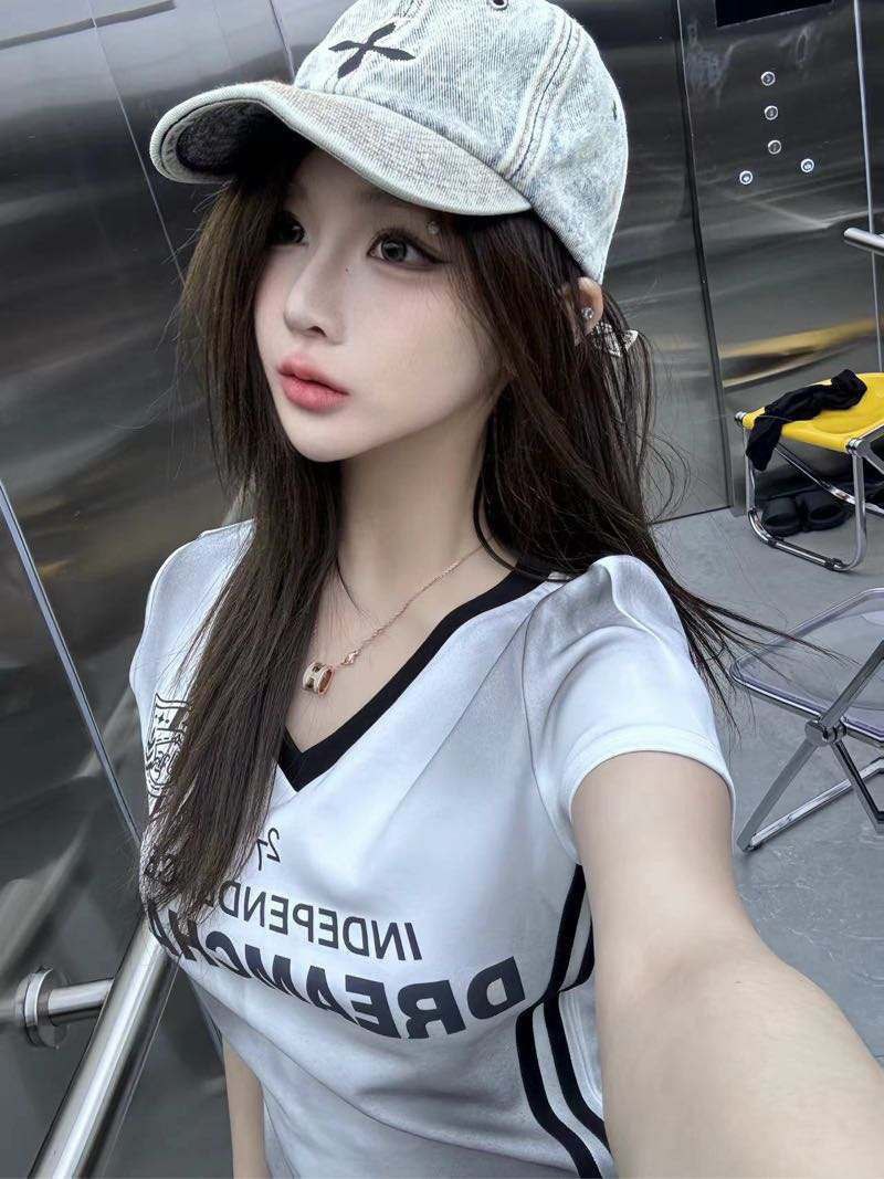 青岛外围 168舞蹈身兼职 时尚潮流美少女  