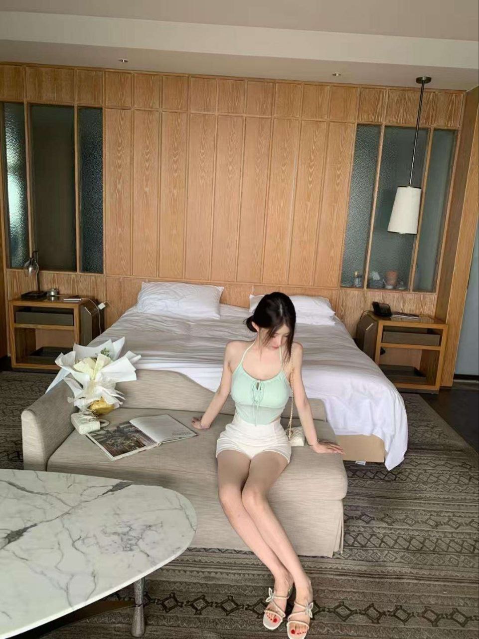 南京外围 19在校大学生 腼腆可爱