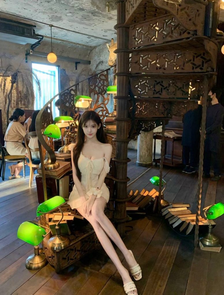 北京外围 177美少女  满满胶原蛋白 白皙婴儿肌 相关配图