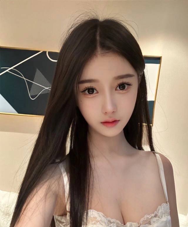 南京外围 02年可爱小宝贝 165/D童颜巨乳相关配图