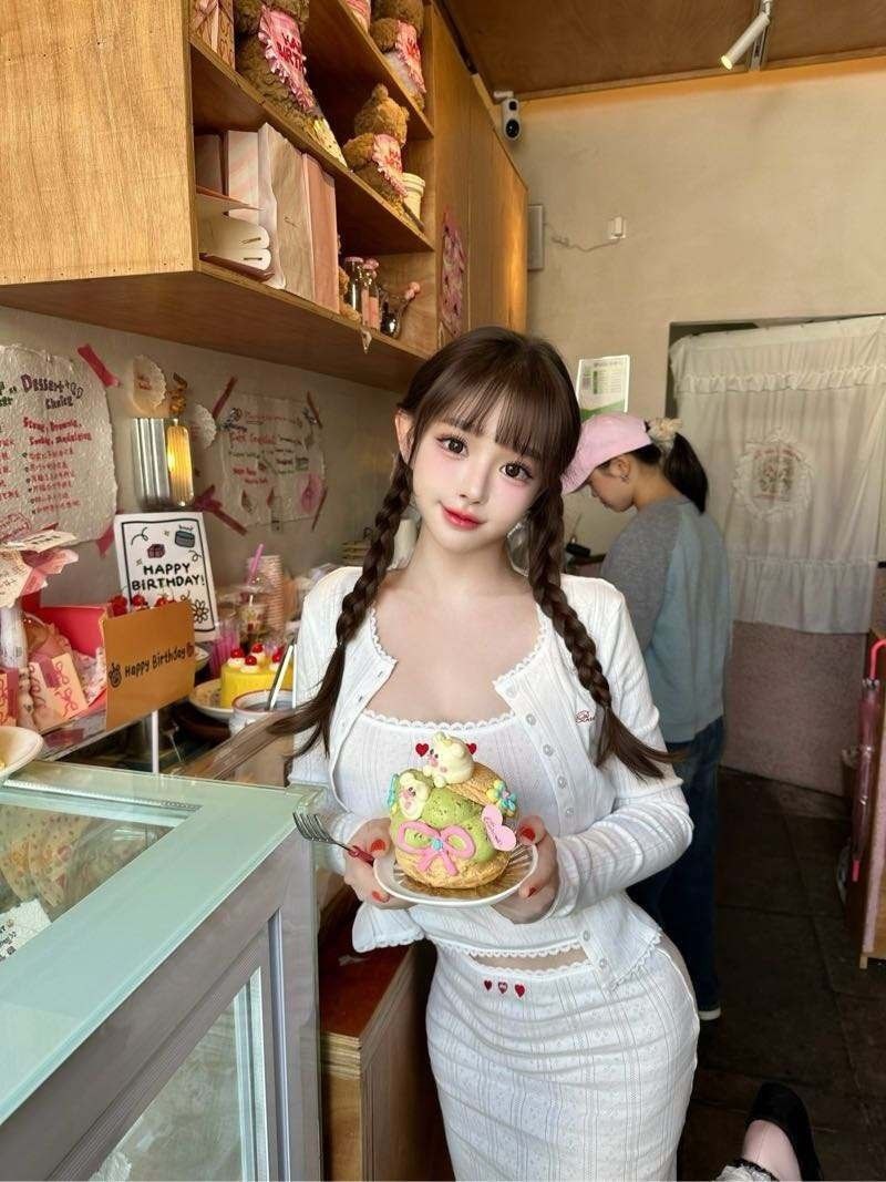 北京外围 19岁抖音网红兼职童颜巨乳