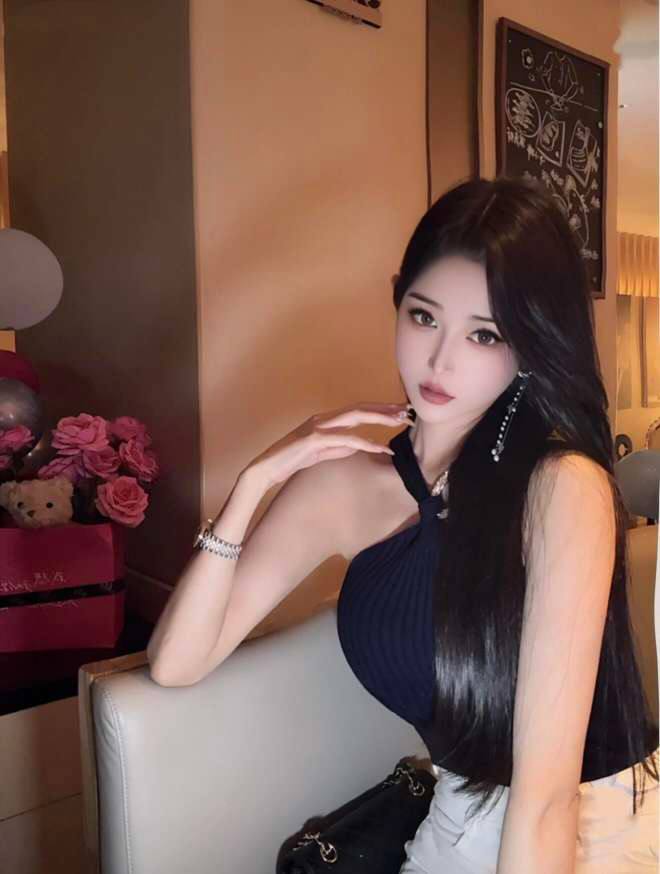 苏州外围 170/D 肤白貌美身材前凸后翘相关配图