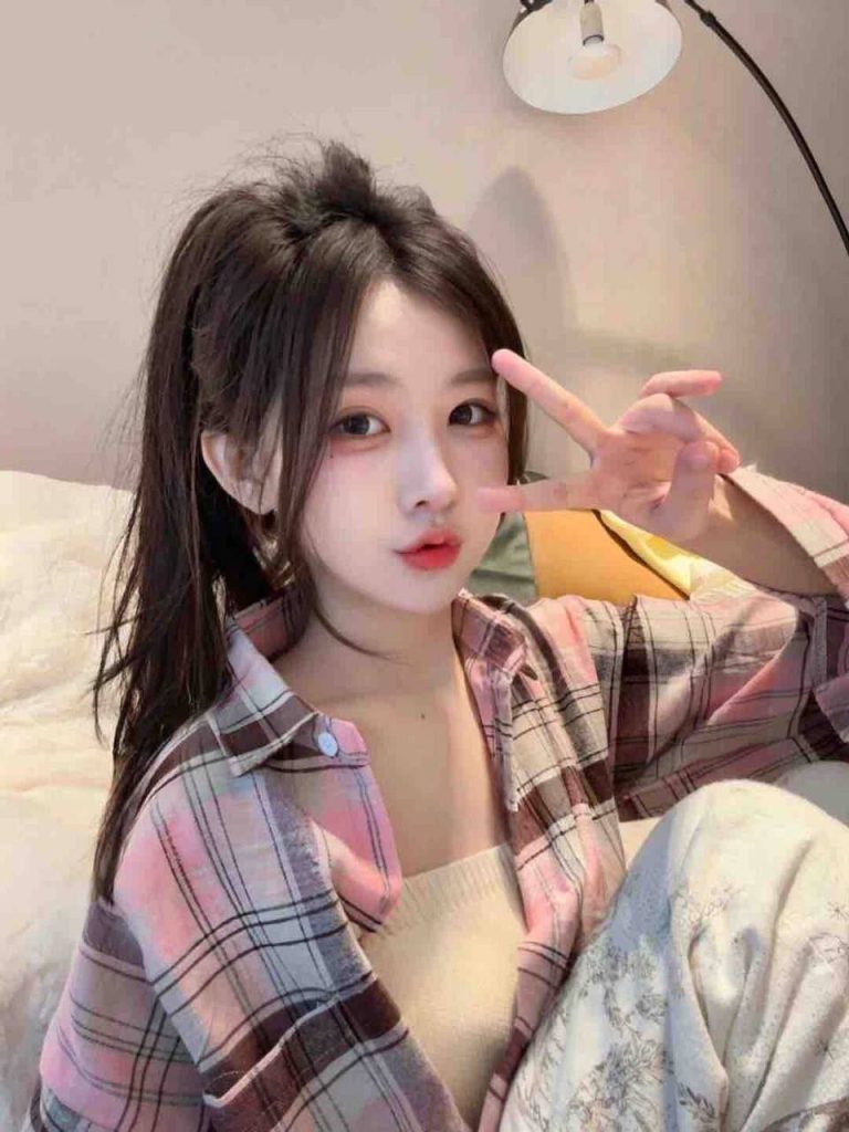 济南外围 05年天然脸气质女神温柔体贴相关配图