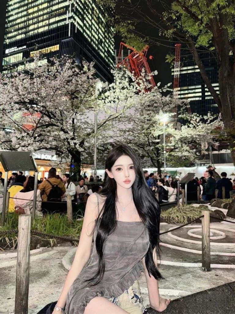 青岛外围 168/D 纯天然妈生脸 无风尘味相关配图