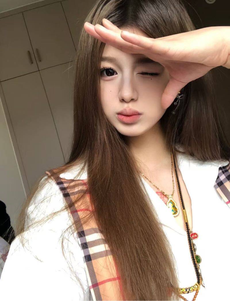 广州外围 07年小可爱 小巧精致🌟纤瘦骨感🌟超直筷子腿🌟