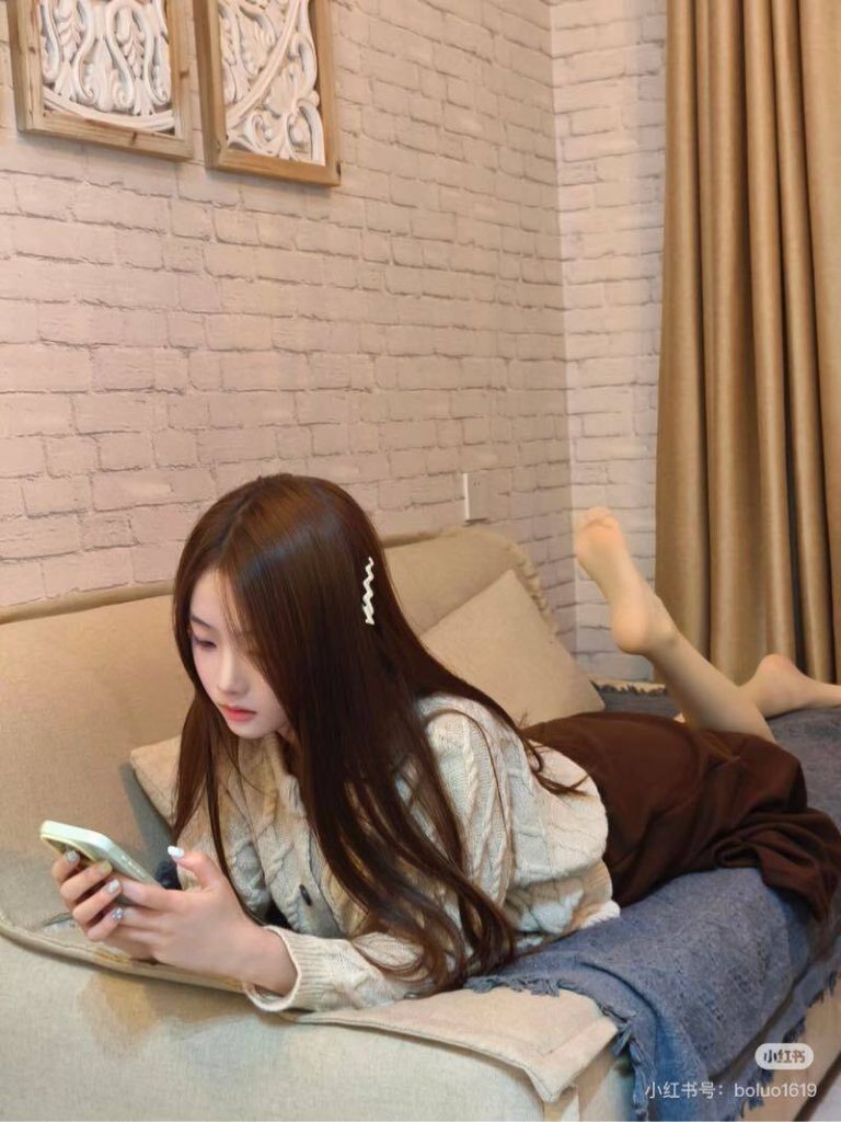 广州外围 07年小可爱 小巧精致🌟纤瘦骨感🌟超直筷子腿🌟相关配图
