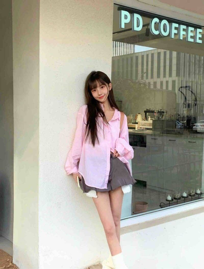 广州外围 03香港妹妹纯天然妈生乖乖脸 性格活泼古灵精怪