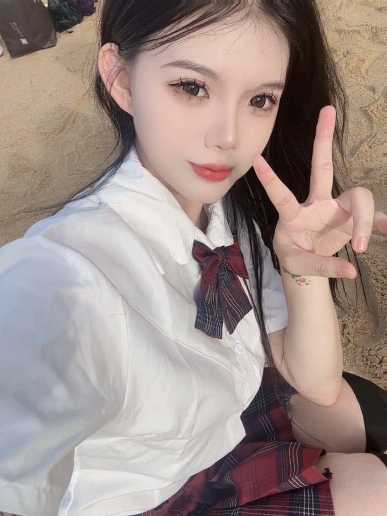上海外围 糖糖 06年少女 腰细腿长温柔听话