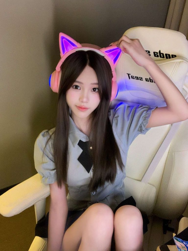 广州外围 04年乖巧美少女乐乐相关配图