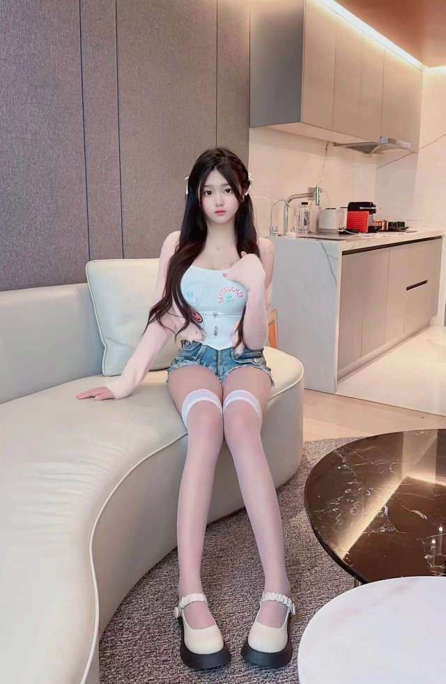 温州外围 06清纯学生 乖巧可爱相关配图