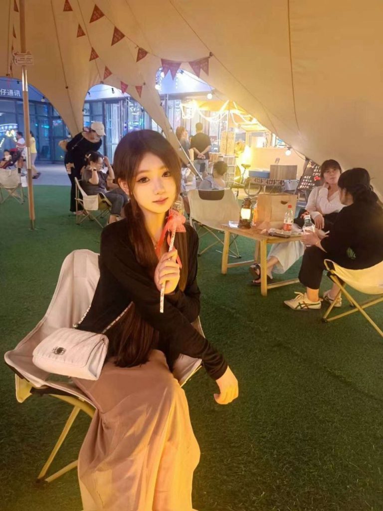 杭州外围 07年圈外女友 童颜巨乳乖巧可爱相关配图
