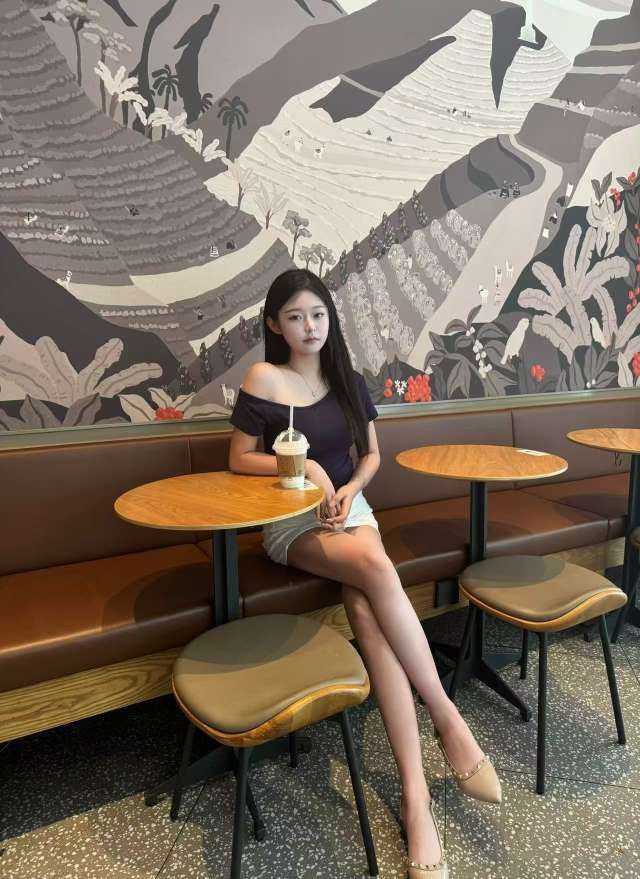 厦门外围 07清纯嫩妹 乖巧懂事相关配图