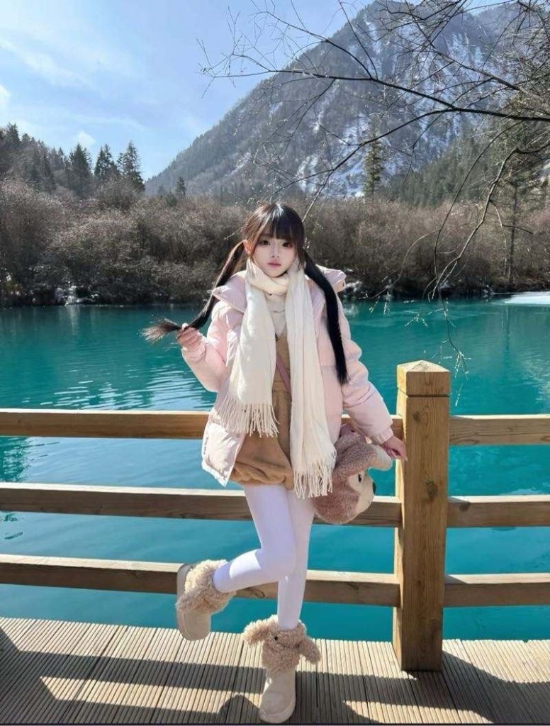 北京外围 169F 05在校生 户外旅游搭子 童颜巨乳相关配图