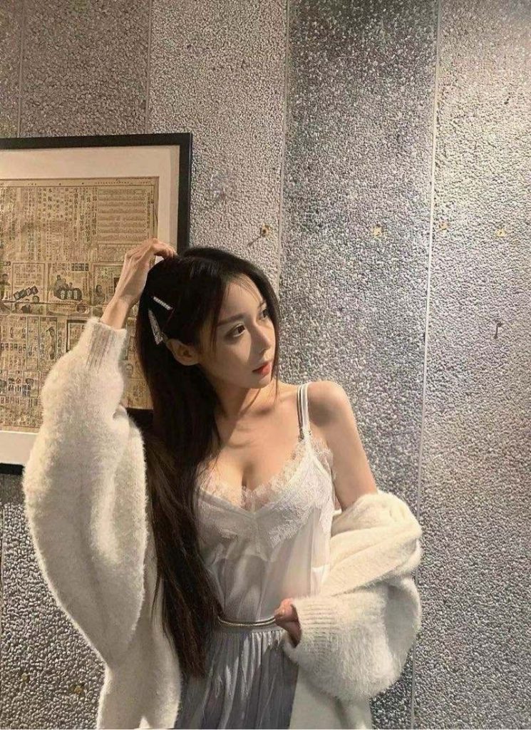杭州外围 02年coser 可甜可盐相关配图