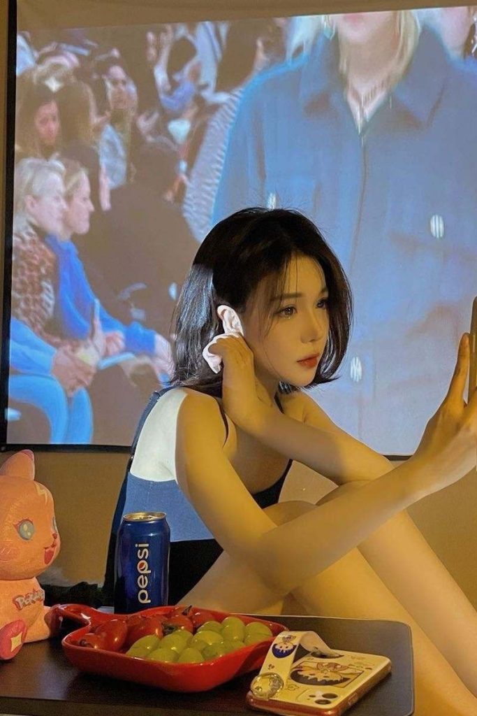 杭州外围 02年coser 可甜可盐相关配图