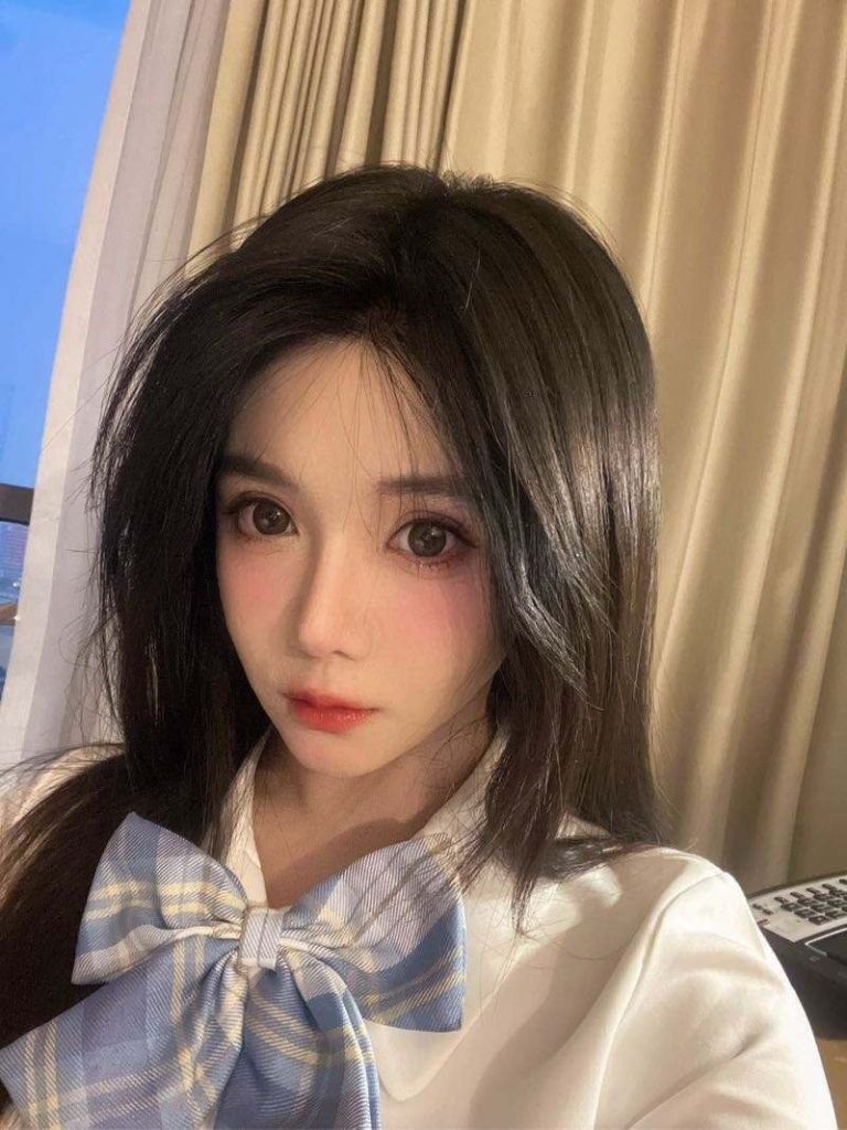 杭州外围 02年coser 可甜可盐相关配图
