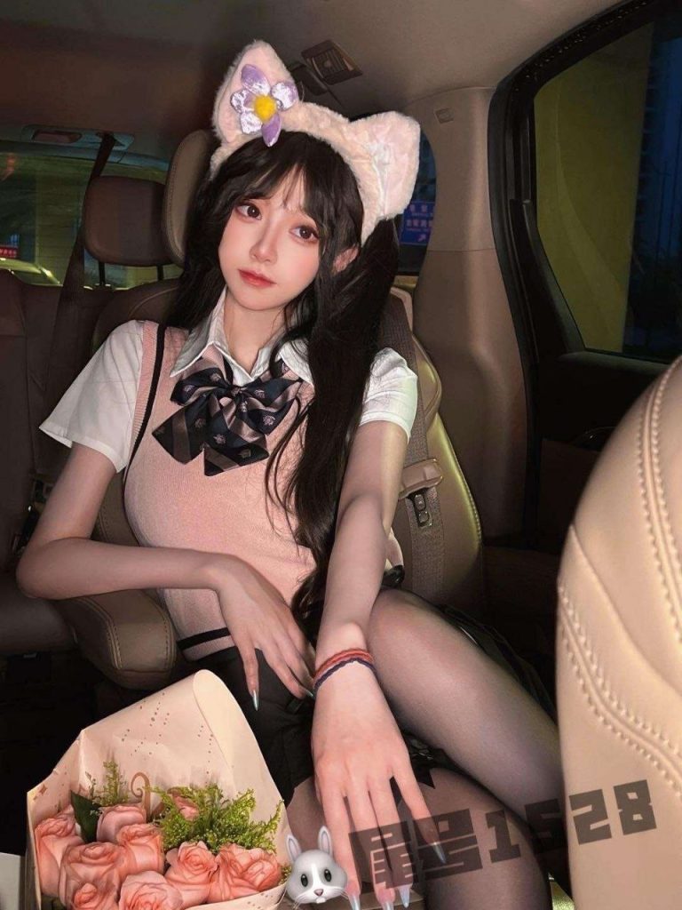 上海外围 05年天花板萝莉 女的魅惑女友相关配图
