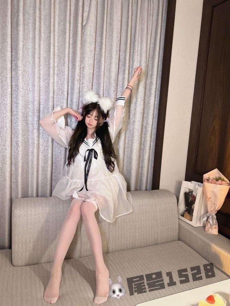 上海外围 05年天花板萝莉 女的魅惑女友相关配图