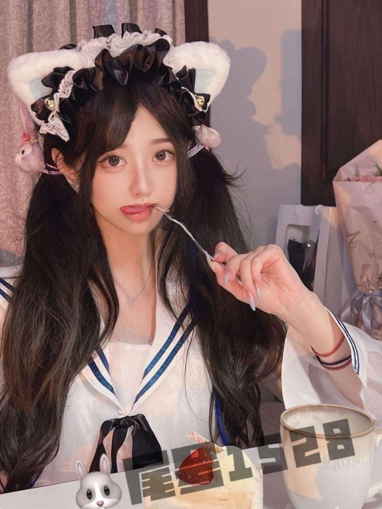 上海外围 05年天花板萝莉 女的魅惑女友相关配图