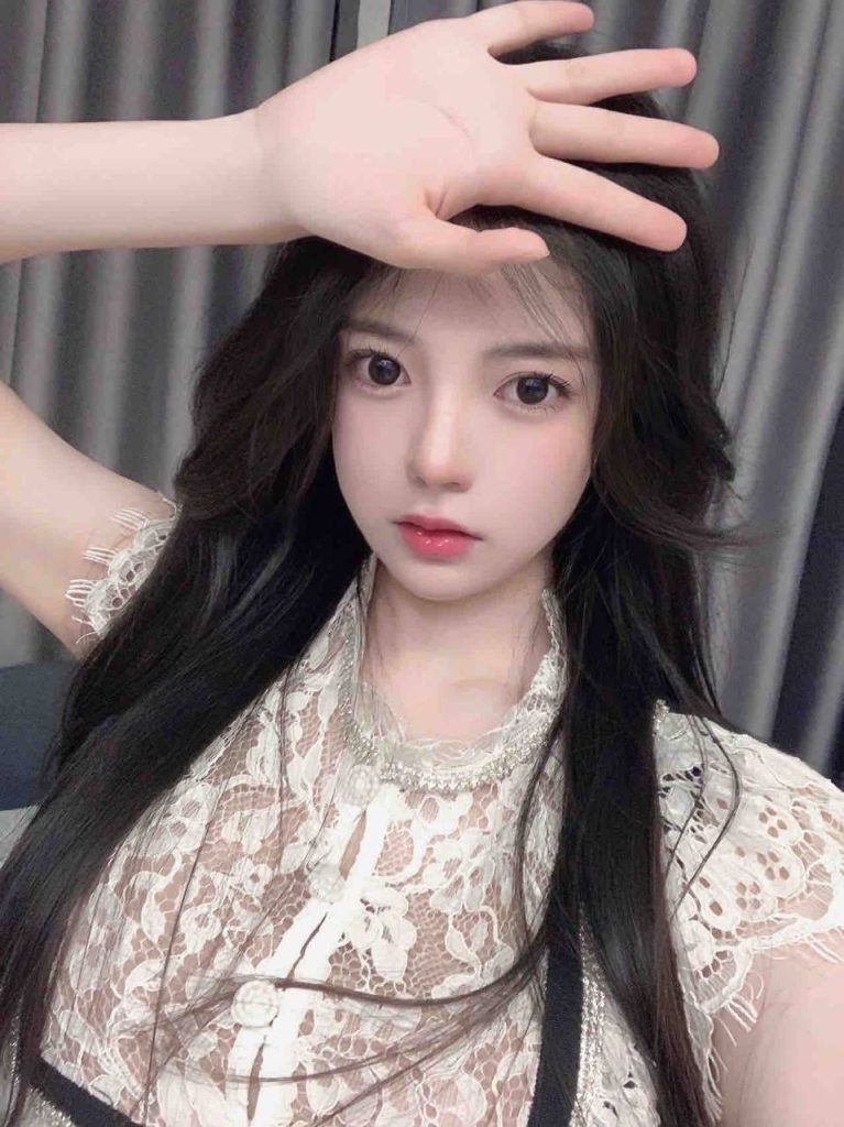 上海外围 05年甜美莼欲小天使 反差感max相关配图
