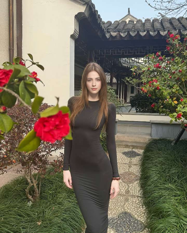 深圳大圈 刚下水的兰芬女孩 颜值高 性格好 纤瘦筷子腿 服务多多相关配图