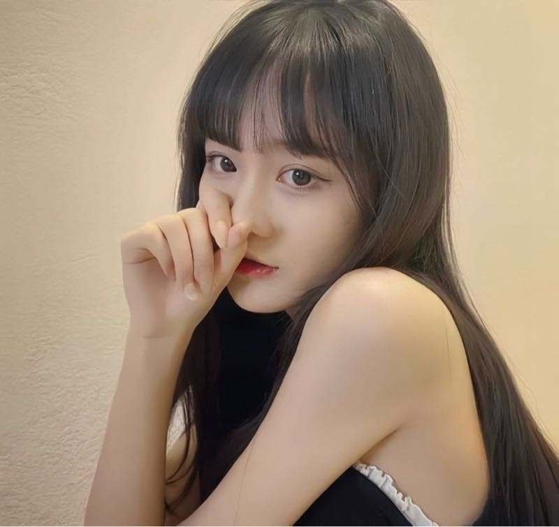 武汉外围 武汉音乐学院的川妹子初下水 甜美可爱 乖巧听话 皮肤白皙