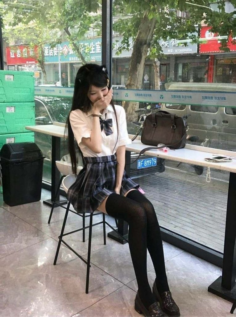 广州外围 瘦白纯少女 天使B杯 天然无整 不催不事超级配合 体质敏感小甜妹相关配图