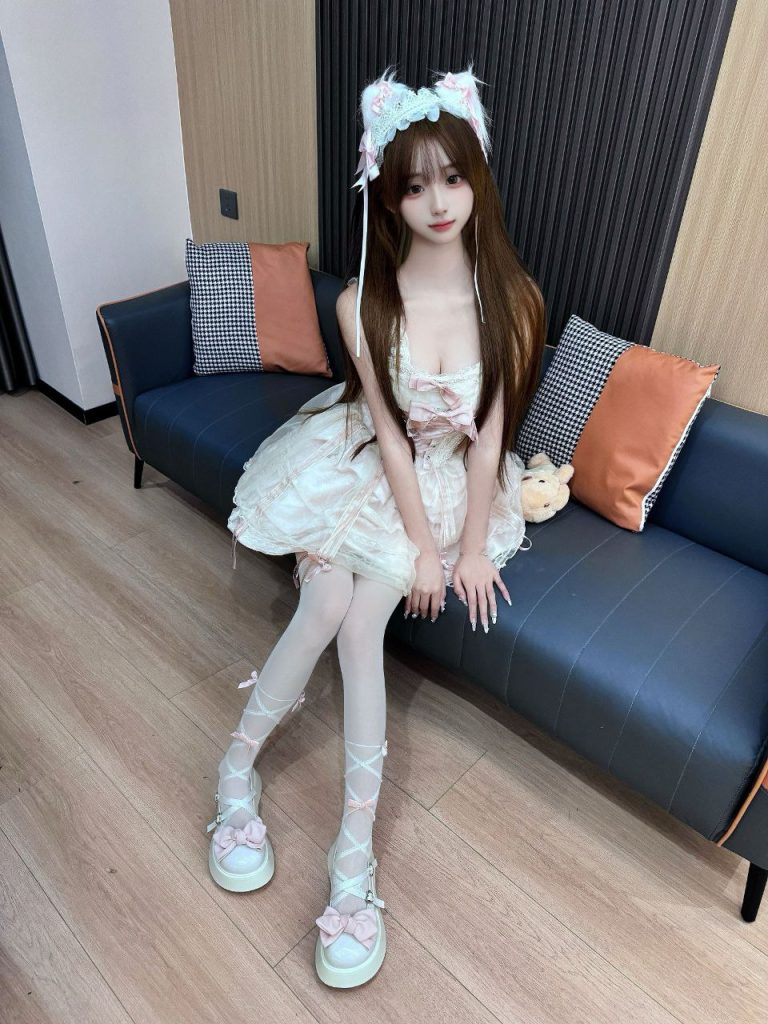 广州外围 07年小佳 极品萝莉小巧玲珑相关配图