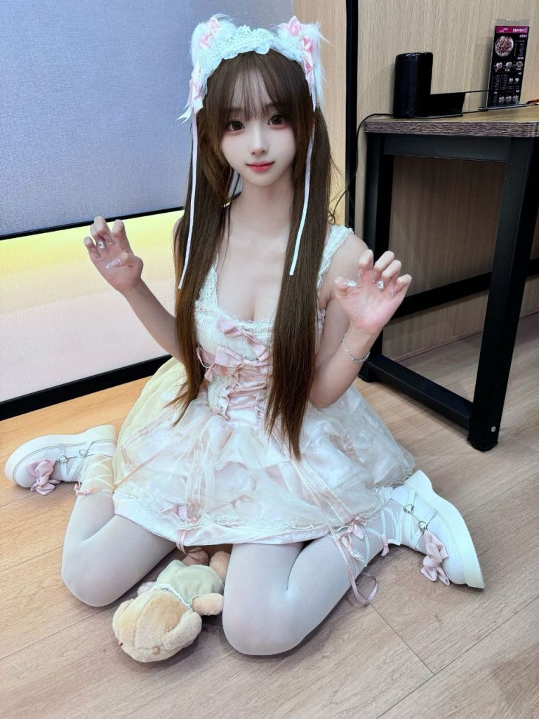 广州外围 07年小佳 极品萝莉小巧玲珑相关配图