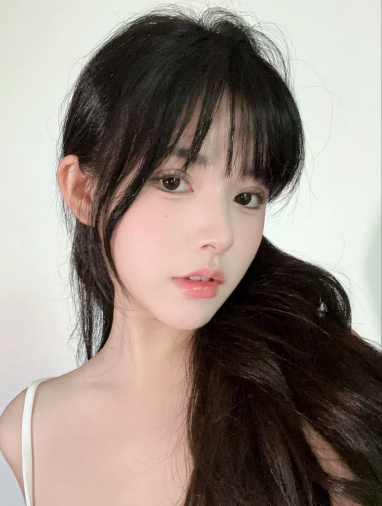上海外围 极品白小纯 圈外纯兼职 完美无bug美少女相关配图