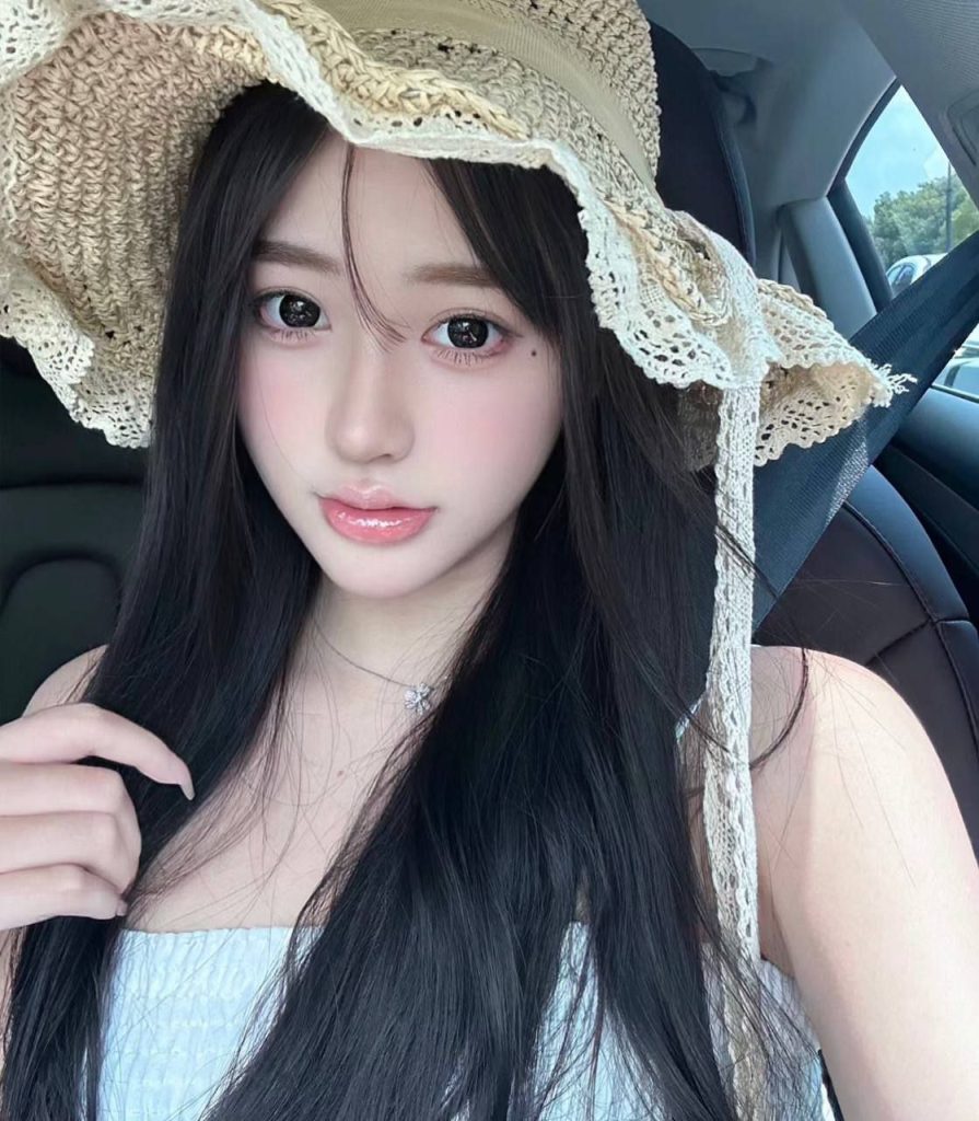 福州外围 170D完美少女前凸后翘蜜桃臀真实粉🐻相关配图
