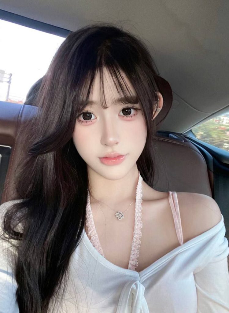 福州外围 170D完美少女前凸后翘蜜桃臀真实粉🐻相关配图
