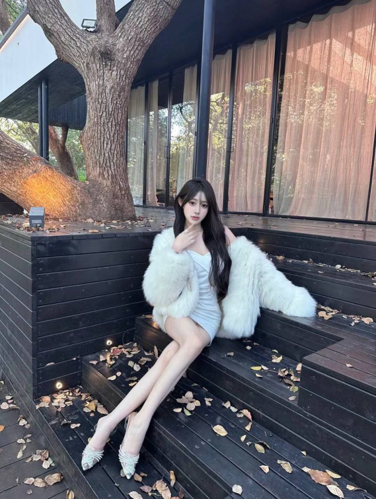 福州外围 170D完美少女前凸后翘蜜桃臀真实粉🐻相关配图