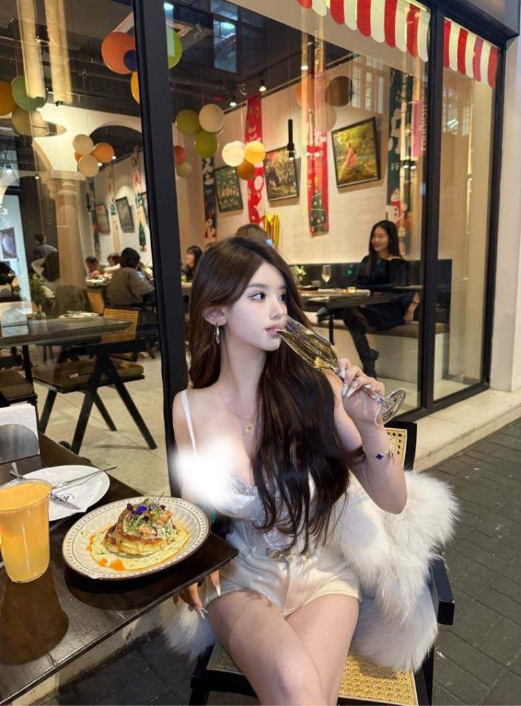 上海外围 05年纯天然童颜巨乳舞蹈生兼职相关配图