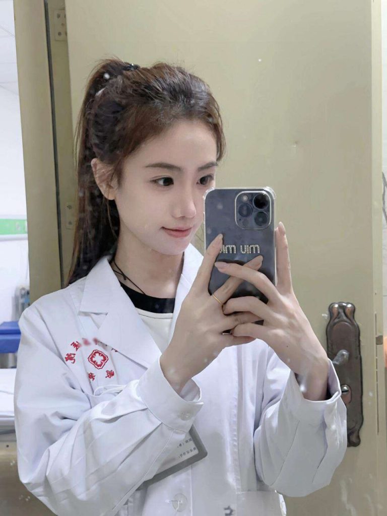 海口外围 04年小护士兼职🌟禁欲系女友相关配图