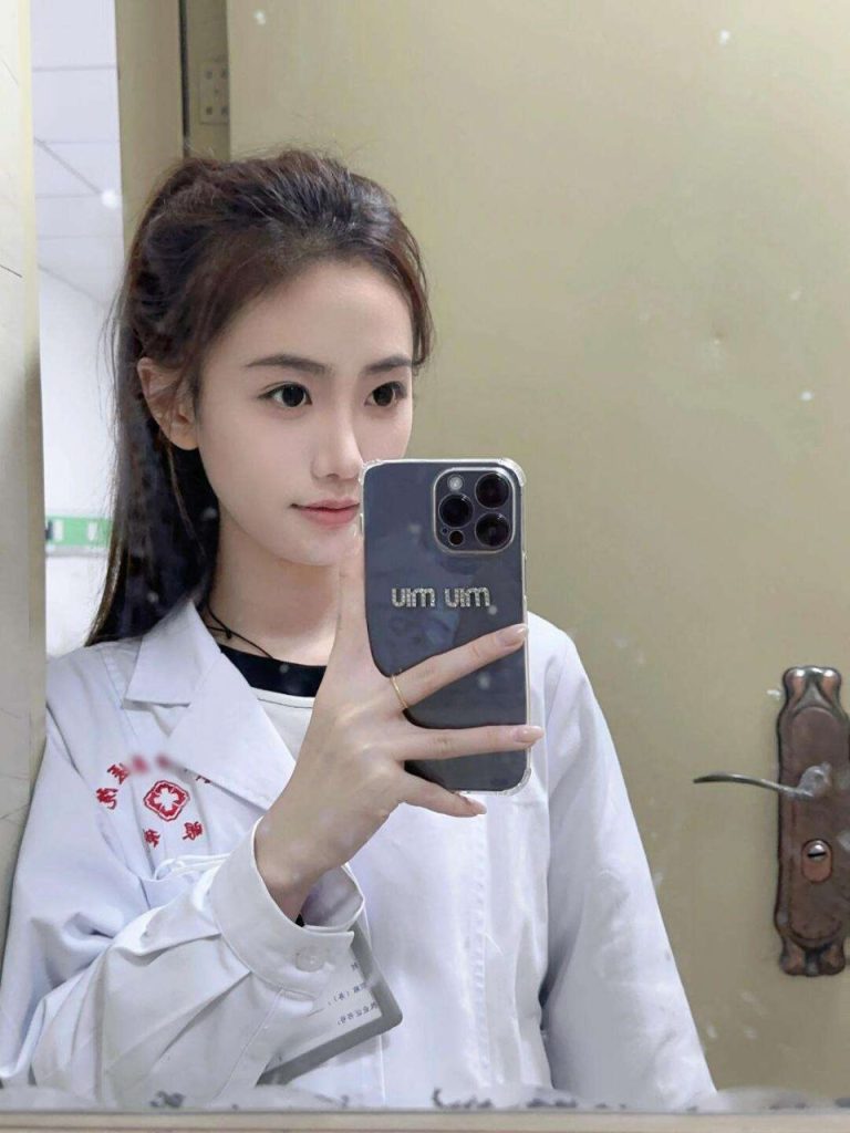 海口外围 04年小护士兼职🌟禁欲系女友相关配图