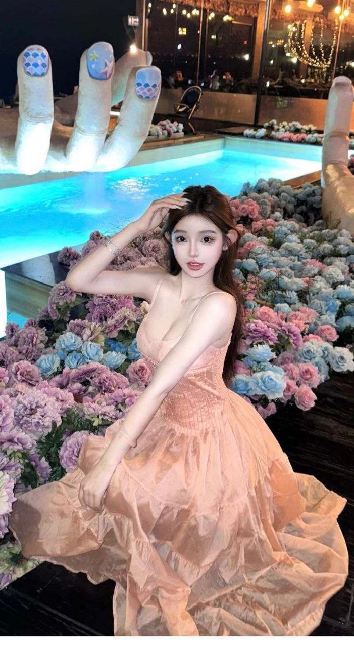 深圳外围 04年173E素颜清纯肤白音甜贴心小女友