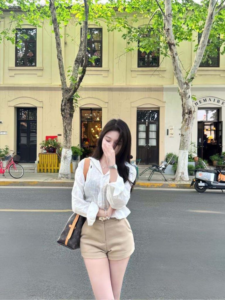 温州外围 05年邻家小妹童颜巨乳类型 柔软挺拔的童颜大奶相关配图