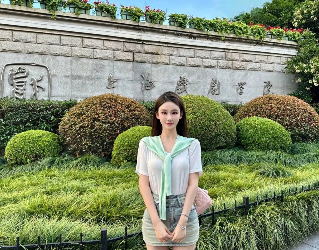 上海外围 02年上戏在读生兼职 清纯御姐女友feel相关配图