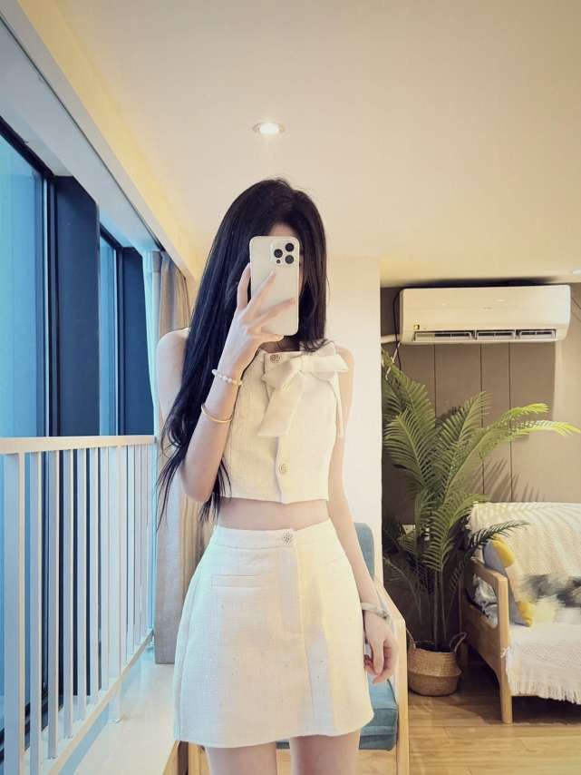 上海外围 08年175/88 快手小网红 极品高白纯美少女相关配图