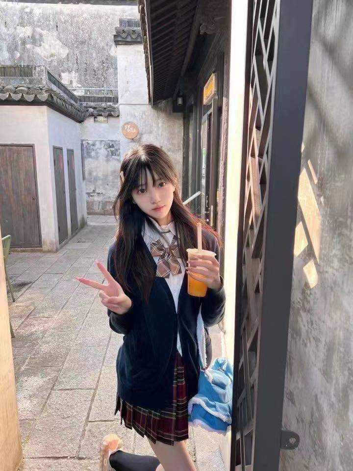 长沙外围 02年170绝妙身材可爱脸蛋 清純可爱 粉粉嫩嫩相关配图