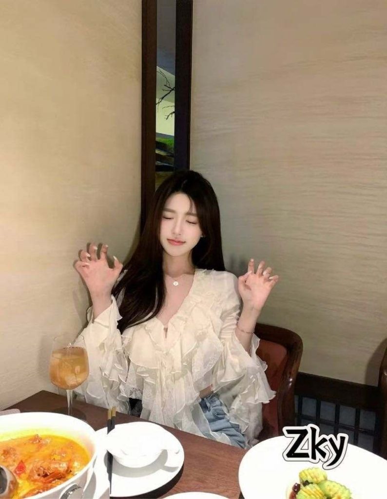 成都外围 五官精致 筷子腿 高素质 高端谈吐 温柔可人 水多紧致 服务好 不催不事 口活一级棒相关配图