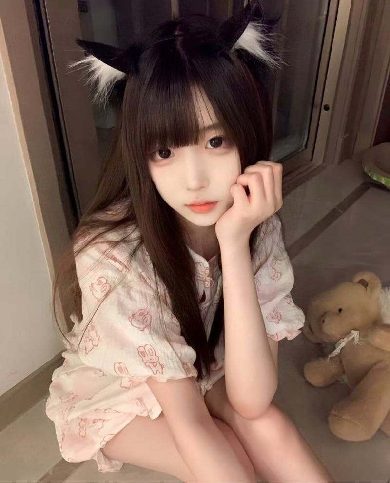 扬州外围 极品嫩汁少女 私密紧致粉嫩如处 细腰翘臀 全身无整 皮肤超白 上课热情积极配合 给你带来不一般的体验相关配图