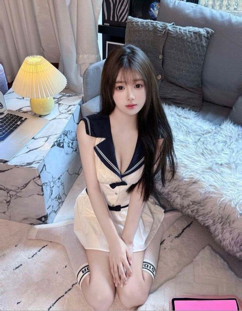 扬州外围 千载难逢的顶级女孩 前凸后翘 S腰 极致比例 三点粉 爱好瑜伽 普拉提 画画相关配图