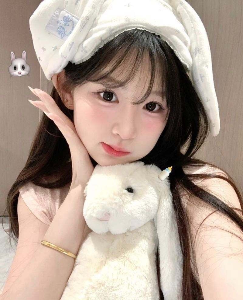 西安外围 白皙肌肤 筷子腿小蛮腰 温柔小酥音 高情商 爱健身 瑜伽 羽毛球的清纯小白花