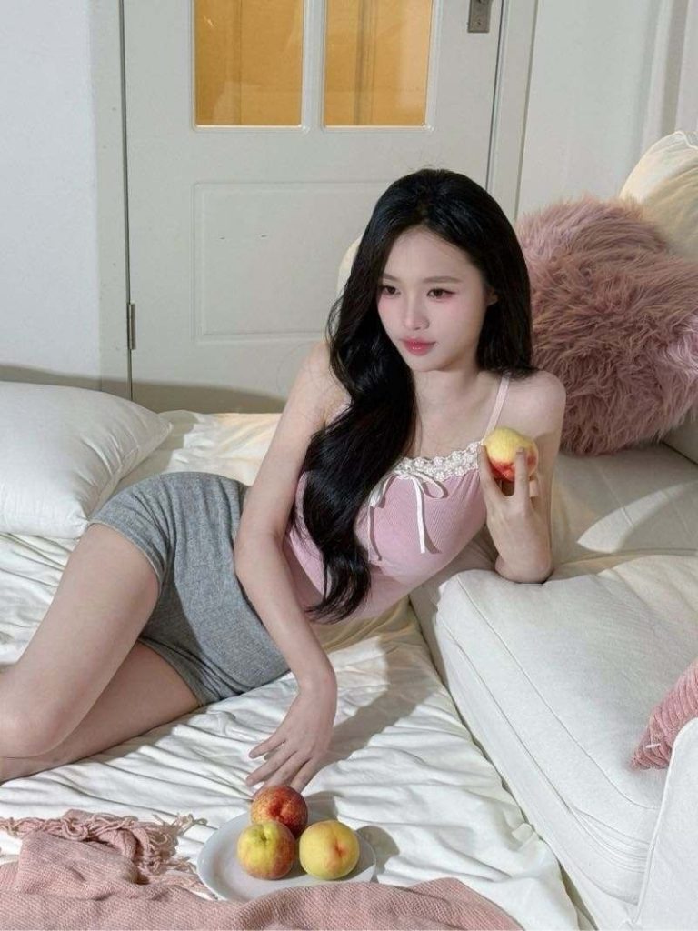 昆明外围 真人真照 新人高百醇 全身无整 皮肤光滑白嫩 服务号好 性格好 蜜桃熟了欢迎来采摘相关配图