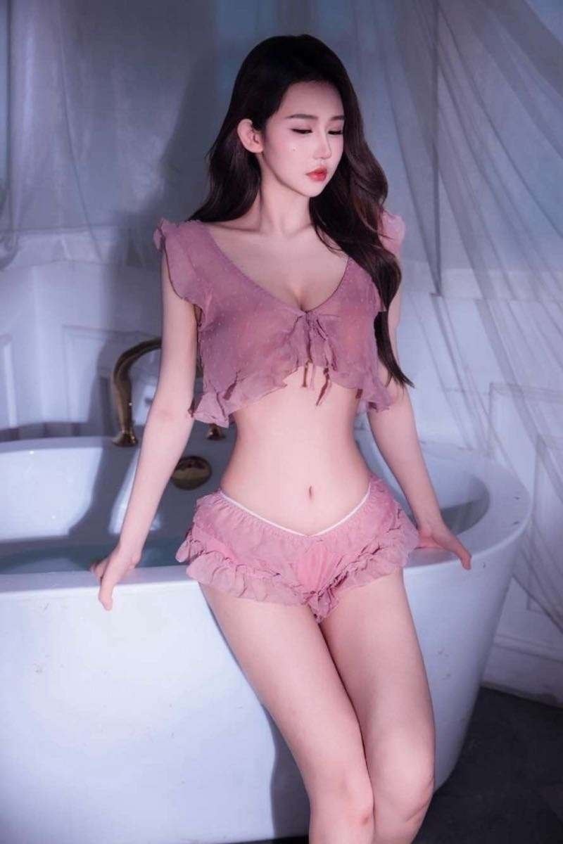 泉州外围 中韩混血学生模特兼职 蜂腰翘臀 巨乳挺拔有弹性 超粉超嫩 两腿细细 柔软会吸 体贴懂事