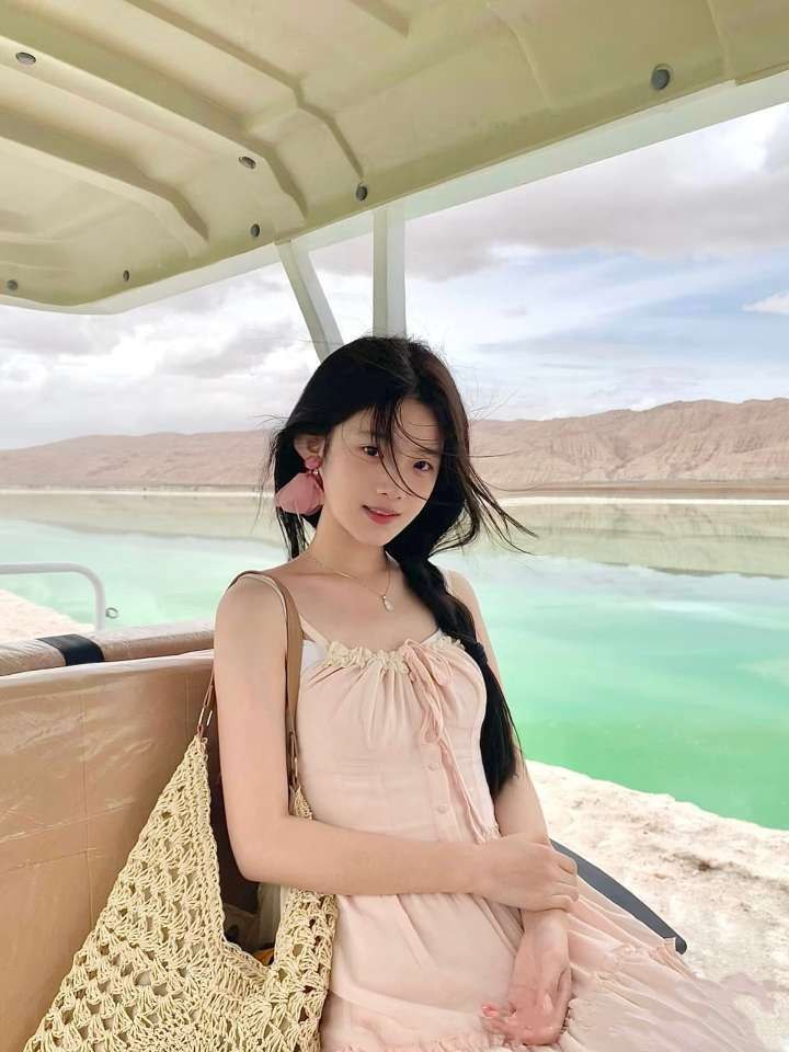 福州外围 萝莉控 软妹子 性格超甜 皮肤细腻雪白 性格温柔讨喜 要小萝莉 纯白清秀幼态无整容相关配图