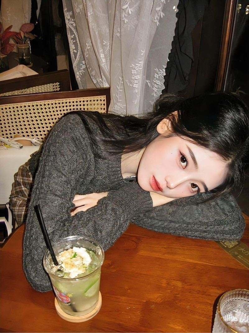 南京外围 筷子腿甜美可爱 可欲可纯 身材纤瘦 没有小肚子 情趣肉丝 善于沟通 不催不事